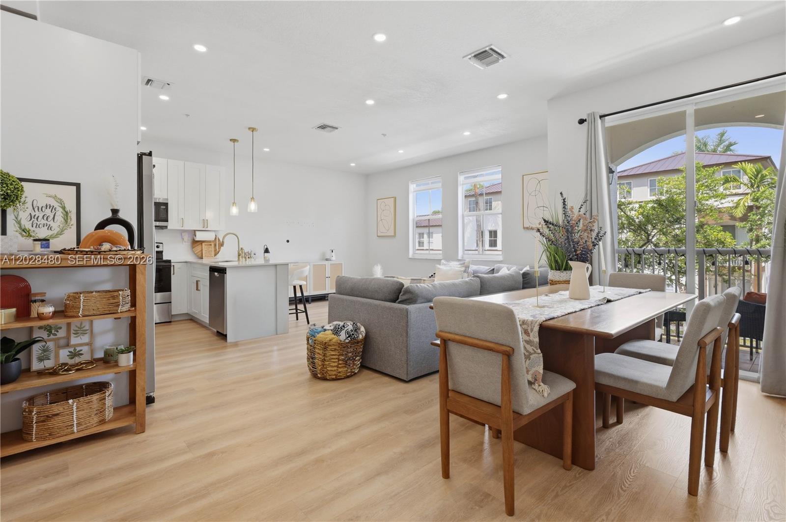COURTYARDS ONE CONDO - Residential Lease