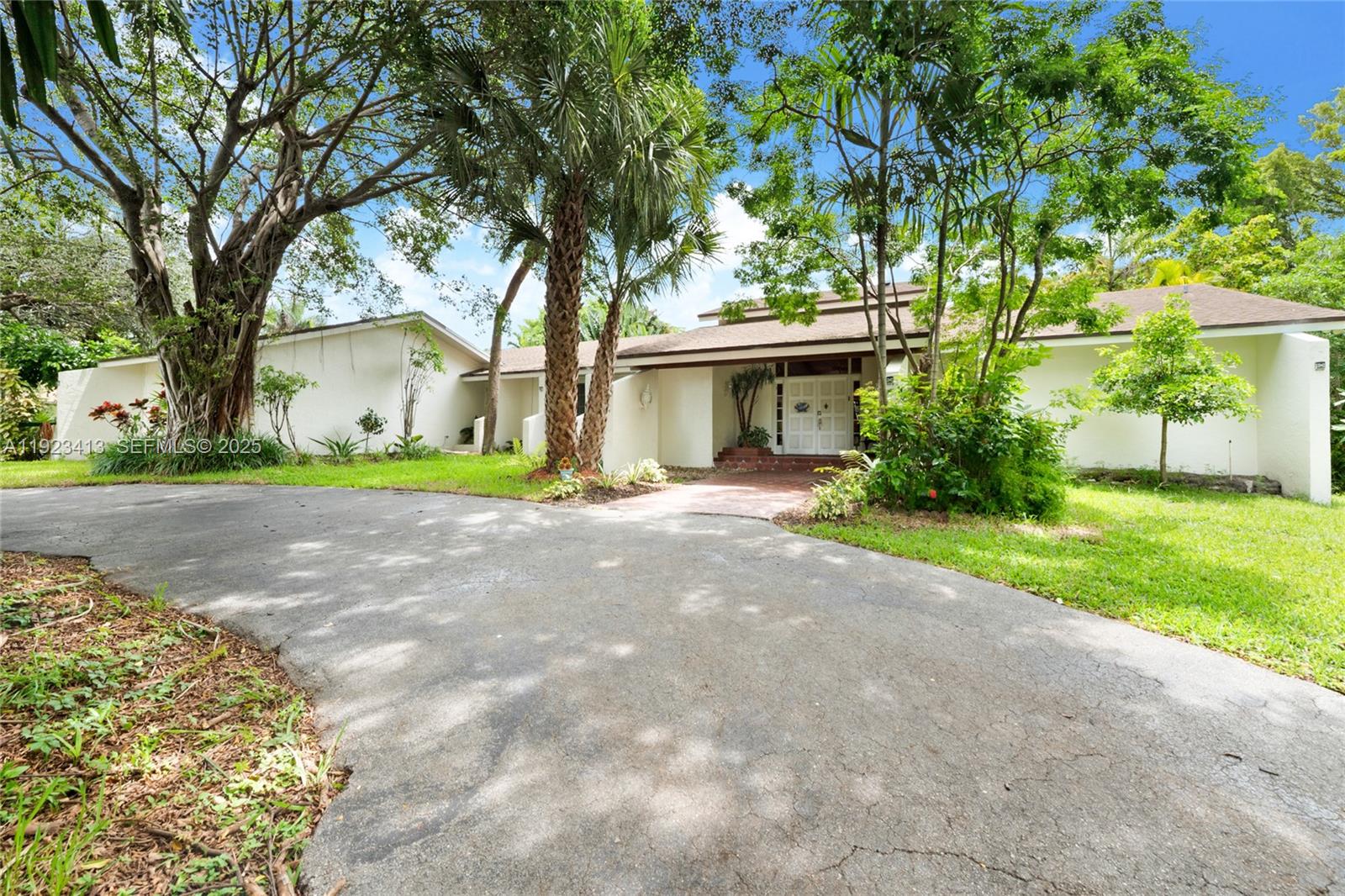CHARLOTTE ESTATES - Residential