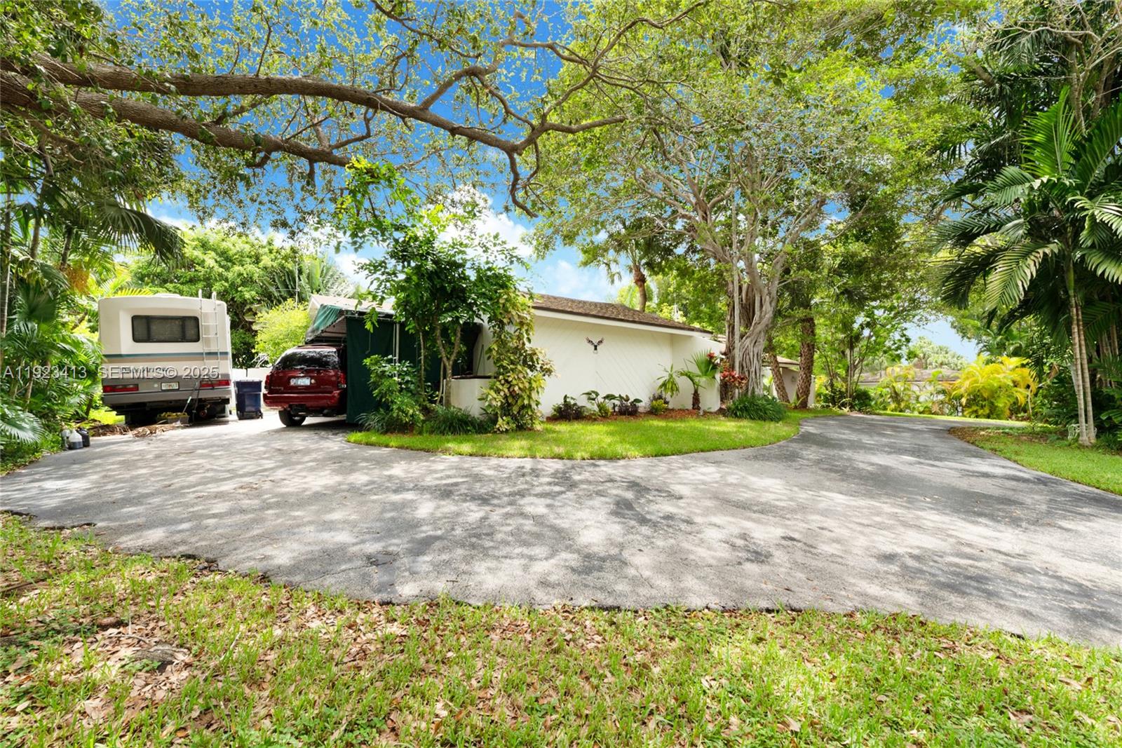 CHARLOTTE ESTATES - Residential
