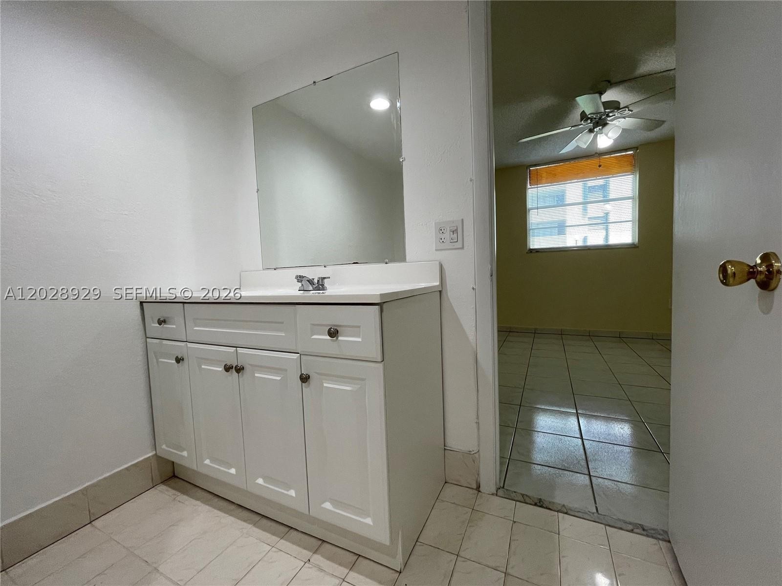 SAMARI LAKE EAST CONDO - Residential Lease