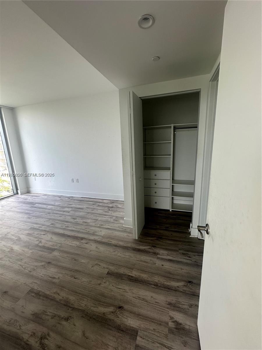 3401 MIDTOWN CONDO - Residential