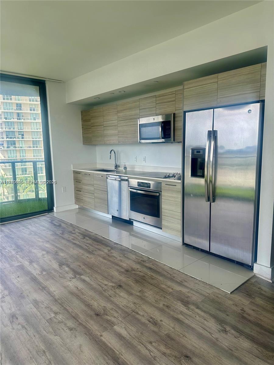 3401 MIDTOWN CONDO - Residential