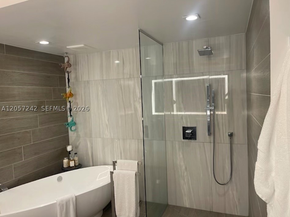 PARQUE TOWERS CONDO - Residential