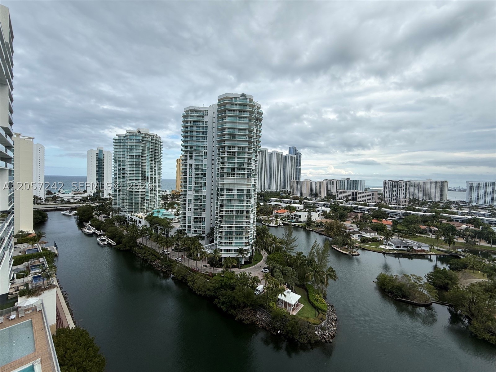 PARQUE TOWERS CONDO - Residential