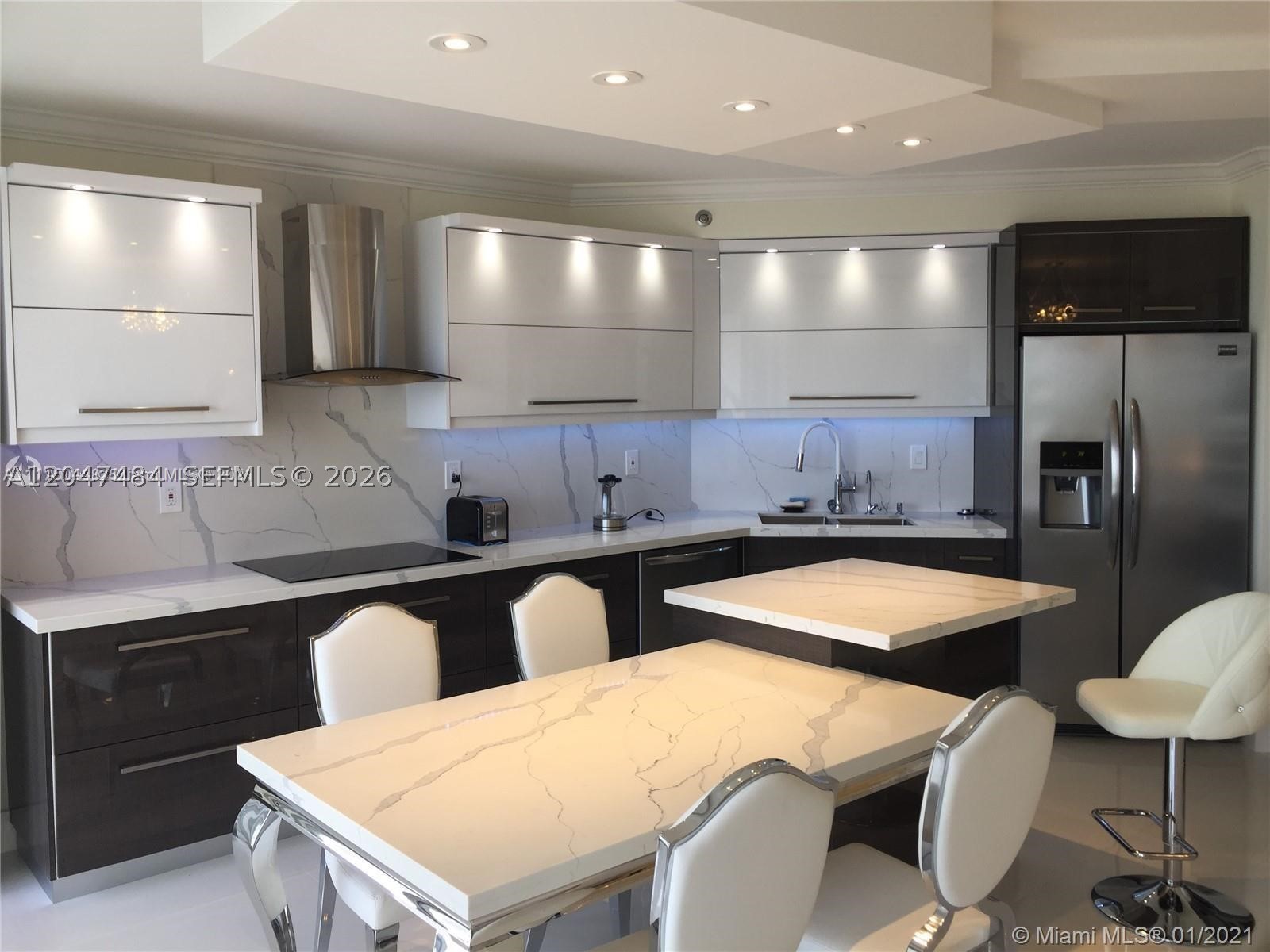 OCEANIA III CONDO - Residential