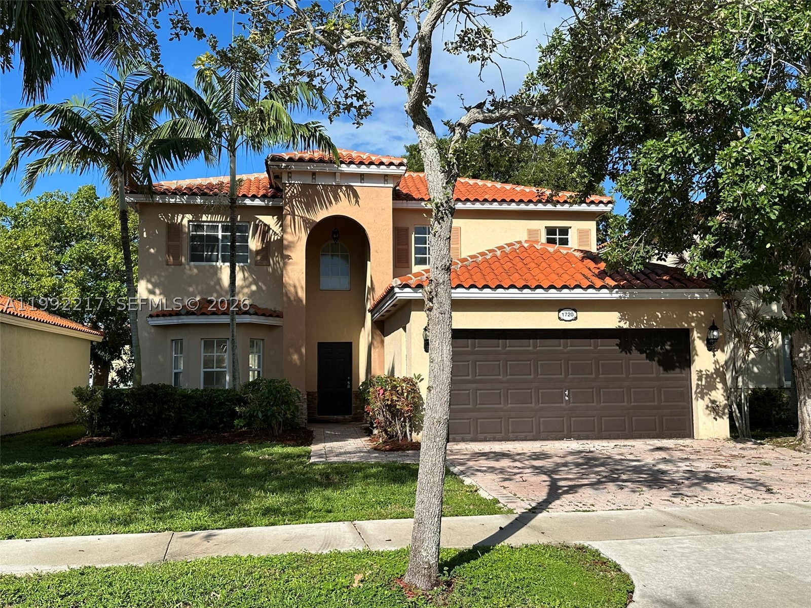 Beautiful 2 story lake front home located in Sonara at Malibu Bay! This 3 bedroom and 2.5 bath home features a 2 car garage, gorgeous kitchen with Stainless appliances and under cabinet lighting. Seamless sparkling tile on first floor and carpet on second story. Paver patio in backyard overlooking a lake, great for entertaining!
