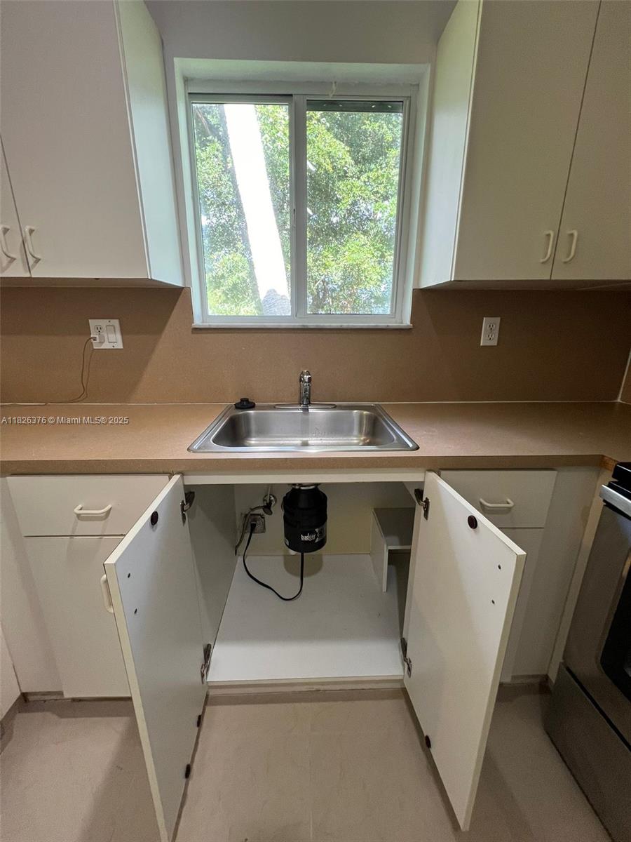 MONTEREY AT MALIBU BAY CO - Residential Lease