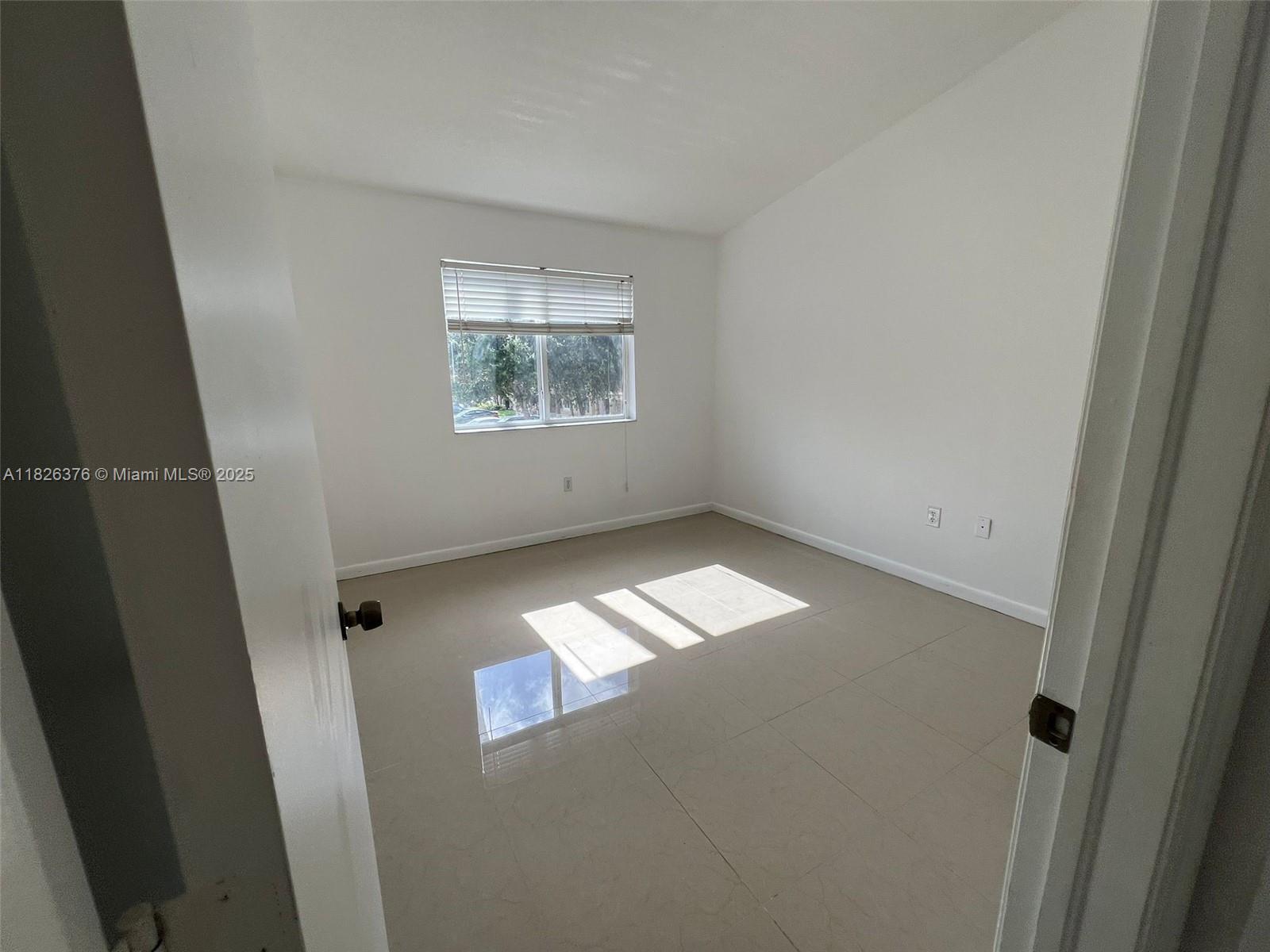 MONTEREY AT MALIBU BAY CO - Residential Lease