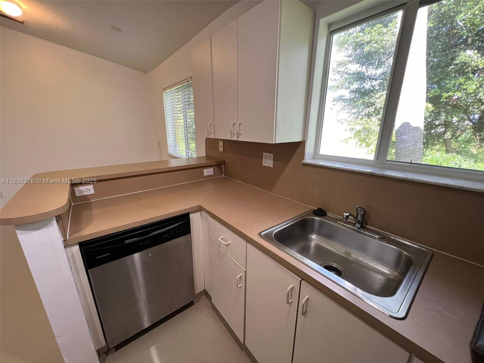 MONTEREY AT MALIBU BAY CO - Residential Lease