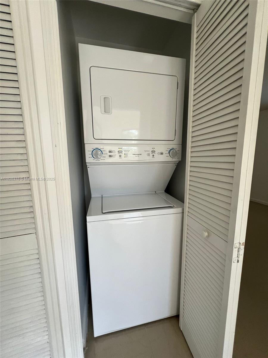 MONTEREY AT MALIBU BAY CO - Residential Lease