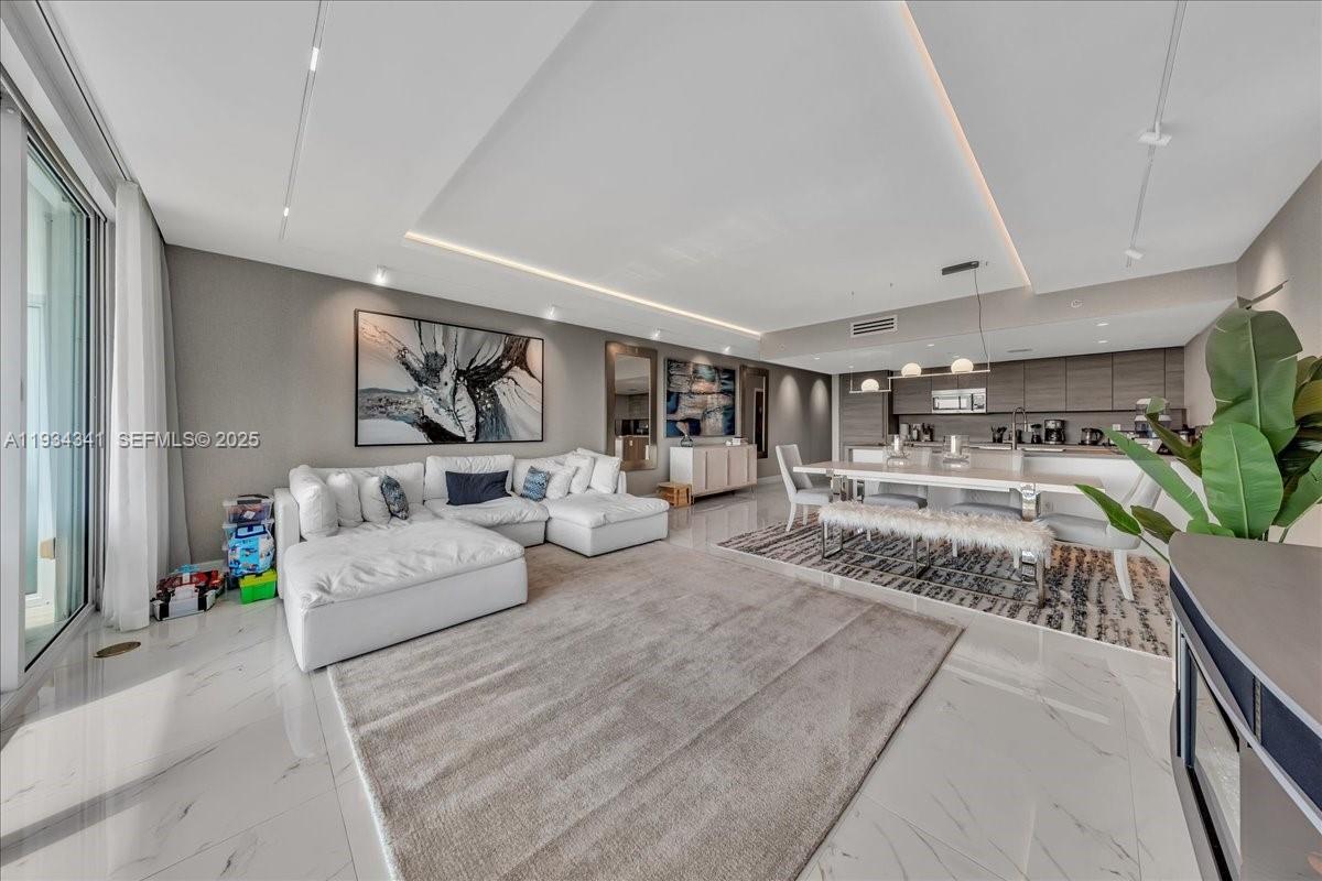 400 SUNNY ISLES CONDO EAS - Residential