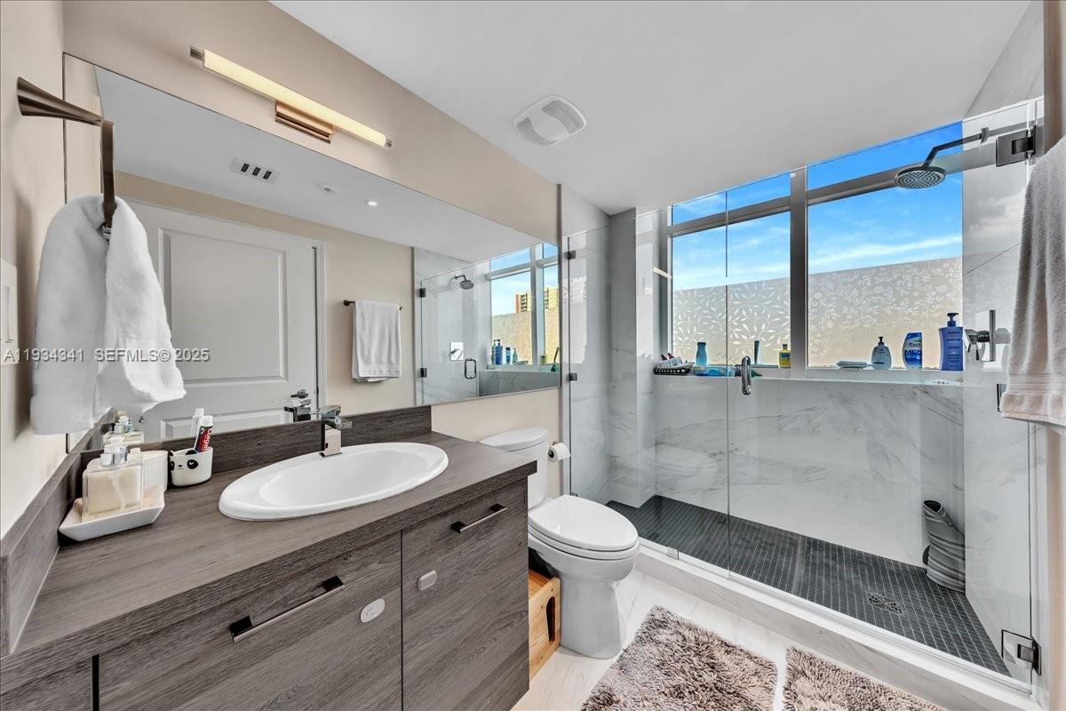 400 SUNNY ISLES CONDO EAS - Residential