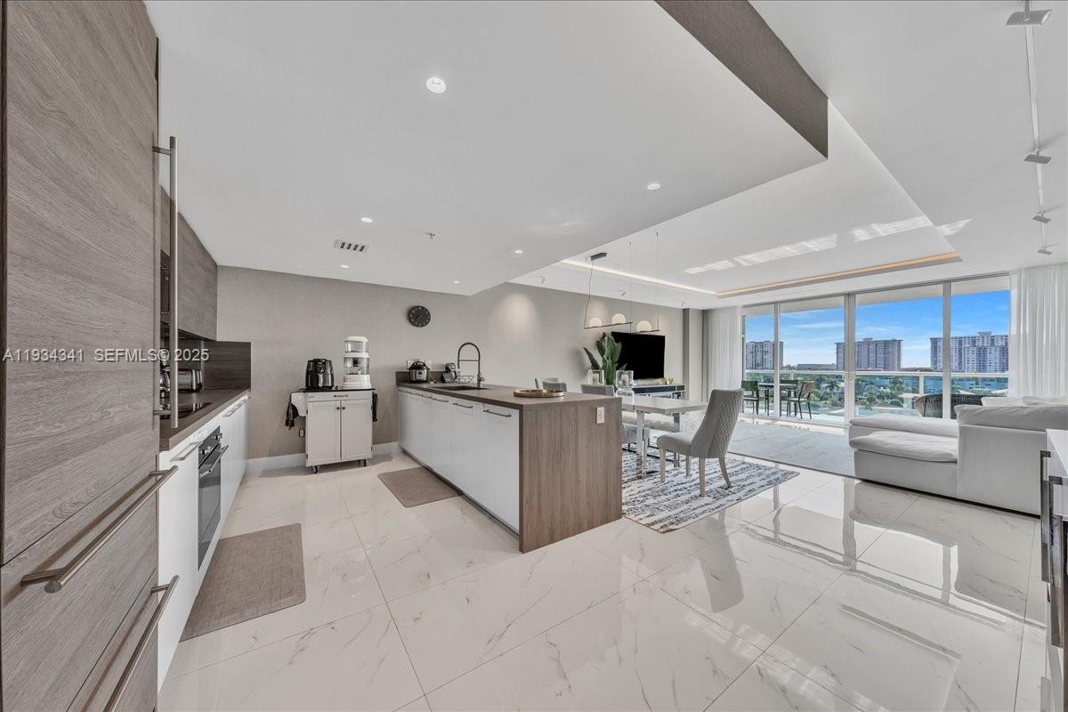 400 SUNNY ISLES CONDO EAS - Residential