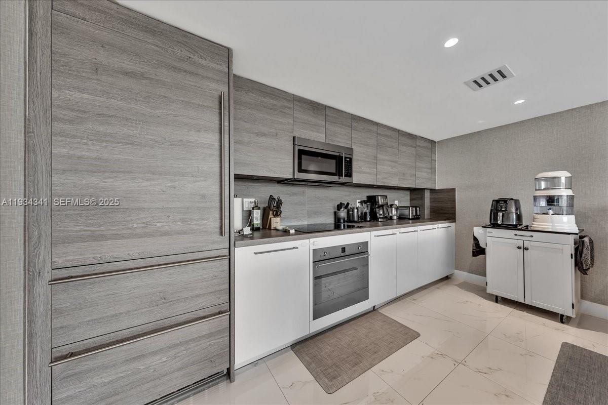 400 SUNNY ISLES CONDO EAS - Residential