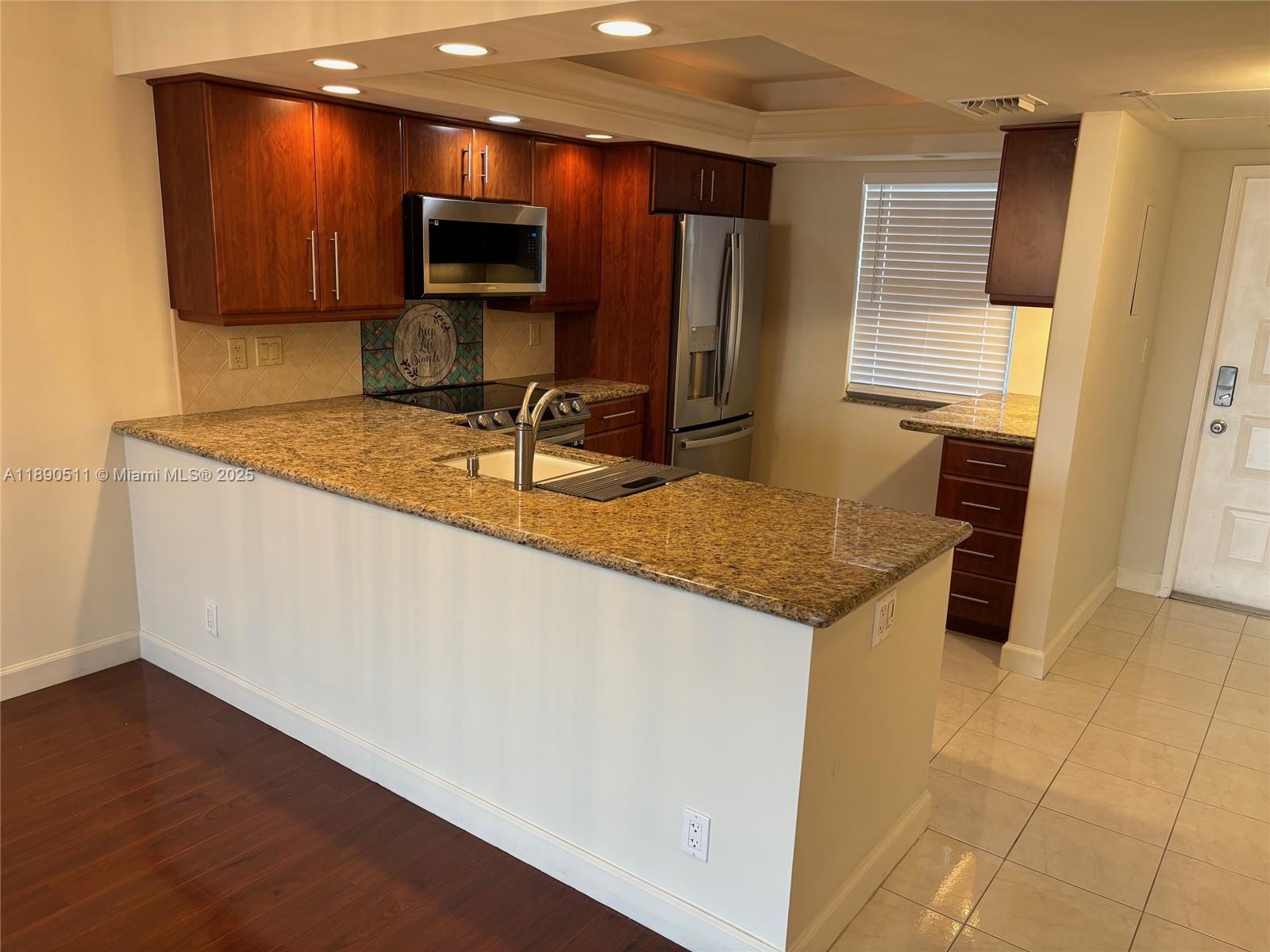 NO 114 PALM-AIRE COUNTRY - Residential Lease