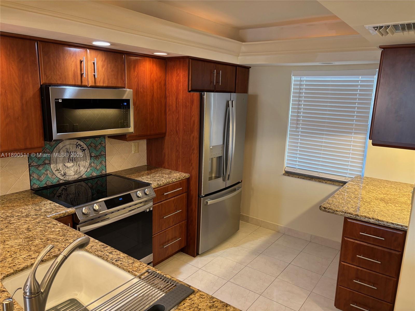 NO 114 PALM-AIRE COUNTRY - Residential Lease