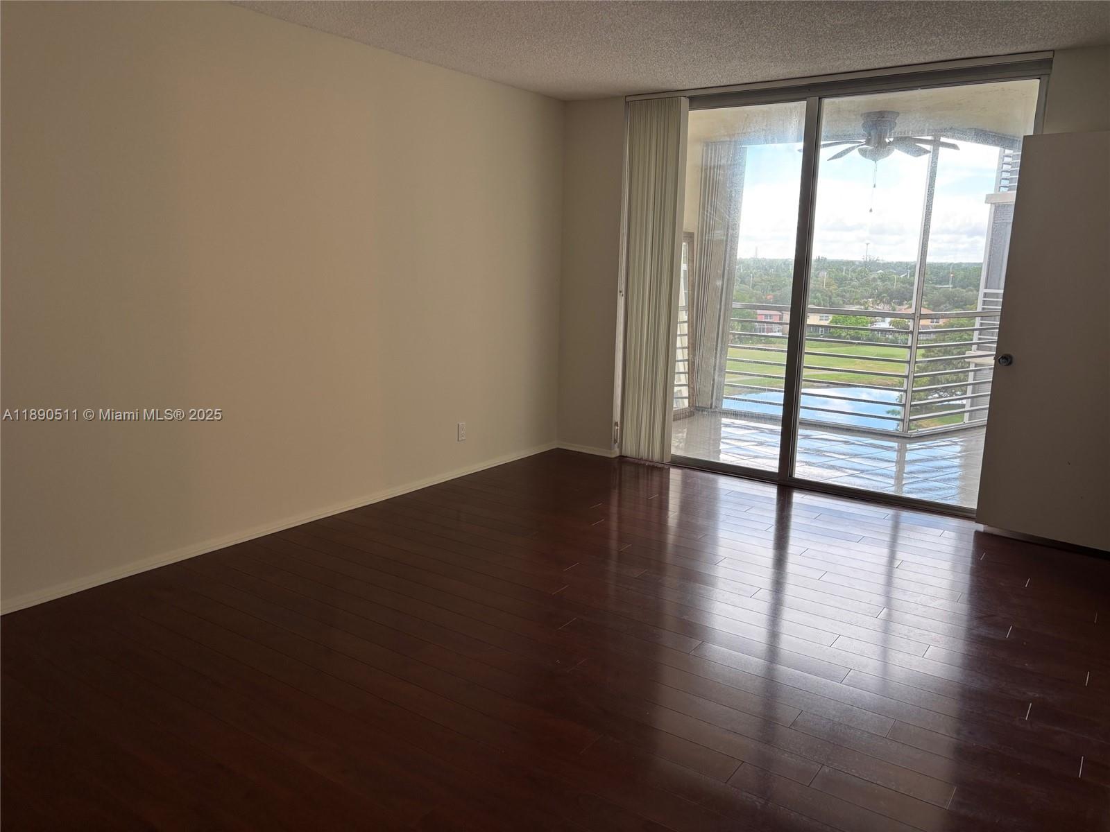 NO 114 PALM-AIRE COUNTRY - Residential Lease
