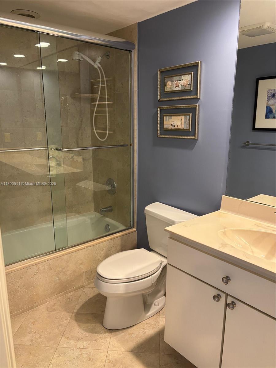 NO 114 PALM-AIRE COUNTRY - Residential Lease