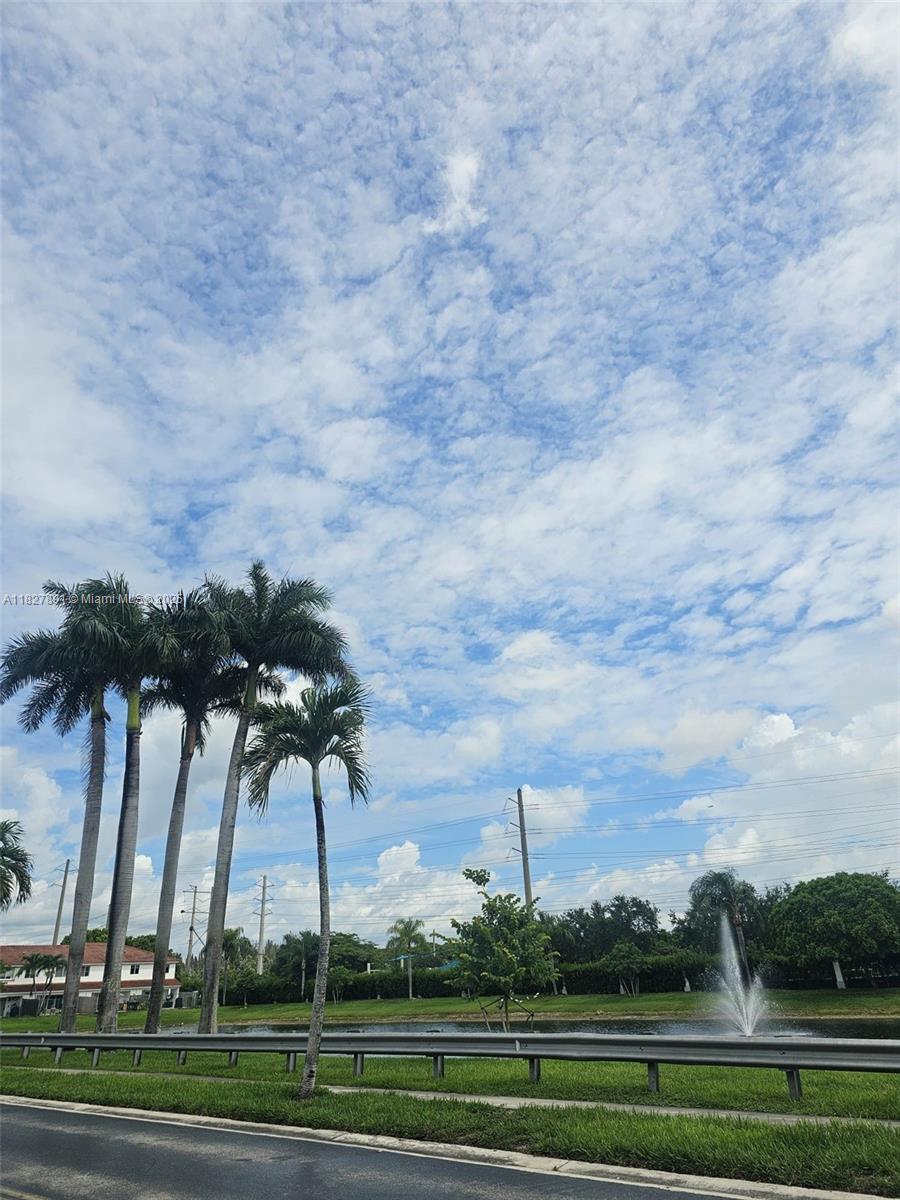 DIMENSIONS AT DORAL - Residential Lease
