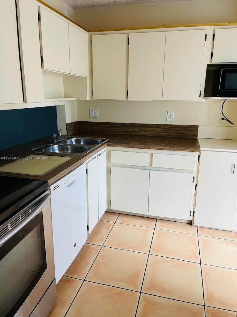 LAKEWOOD EAST SEC 1 - Residential