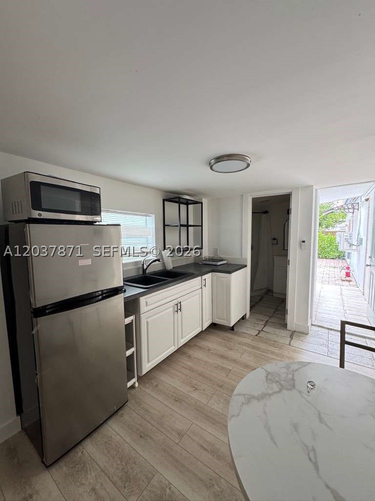 Beautiful fully furnished private studio apartment in North Miami Beach, close to Aventura and I-95. This brand-new unit offers complete privacy, a full kitchen, and a comfortable furnished living space. Excellent location with easy access to shopping, restaurants, beaches, major highways, and public transportation. Move-in ready and perfect for one person or a couple looking for a clean, modern, and private place to call home. This one will not last!