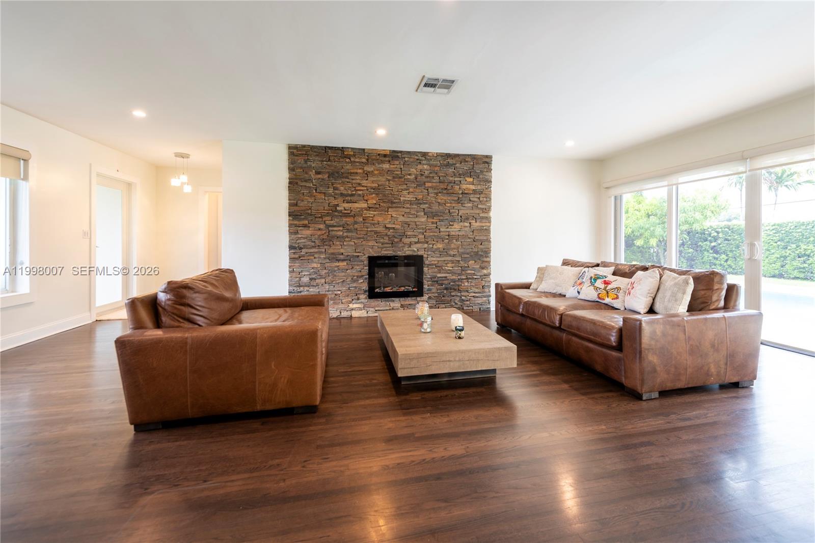 MEEKINS HILLS - Residential