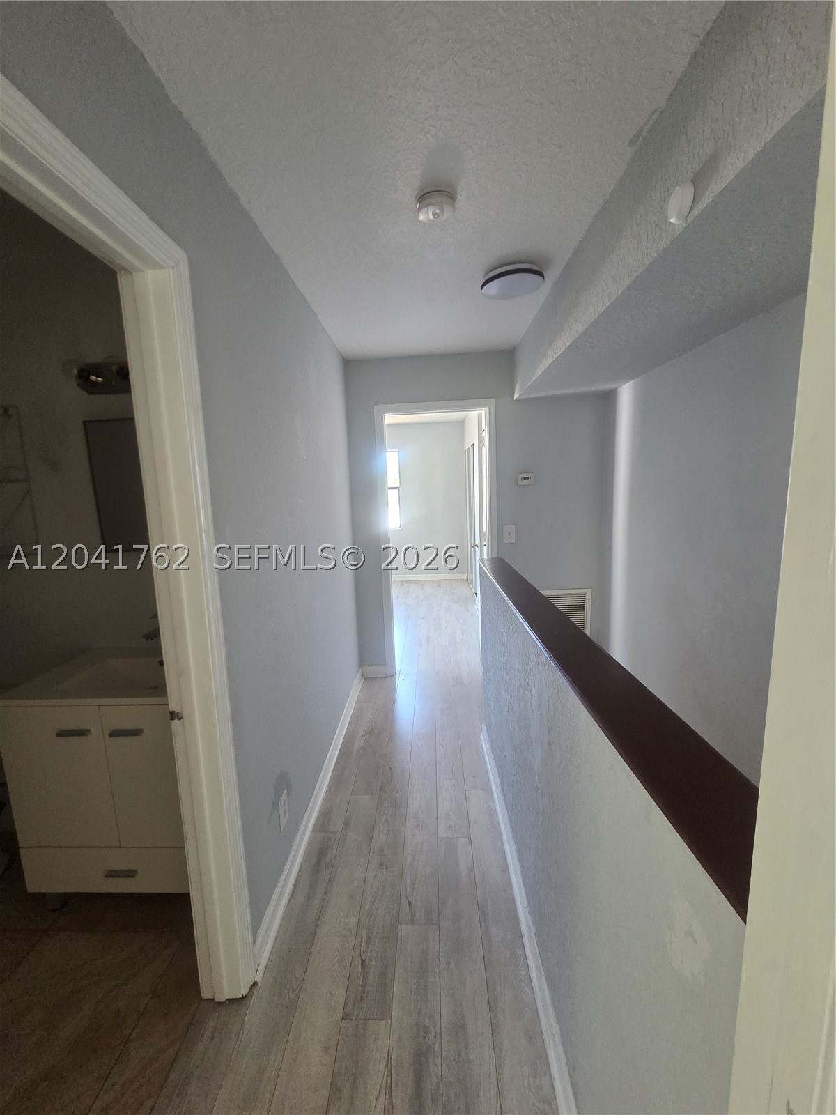 CORAL MANOR APARTMENT SIT - Residential Lease
