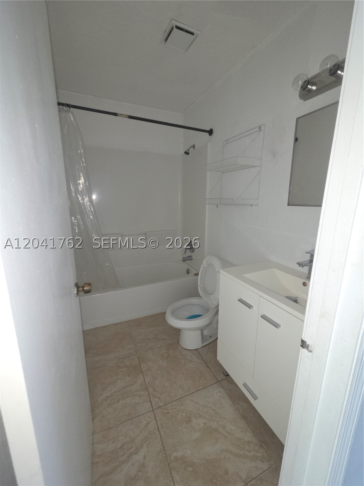 CORAL MANOR APARTMENT SIT - Residential Lease