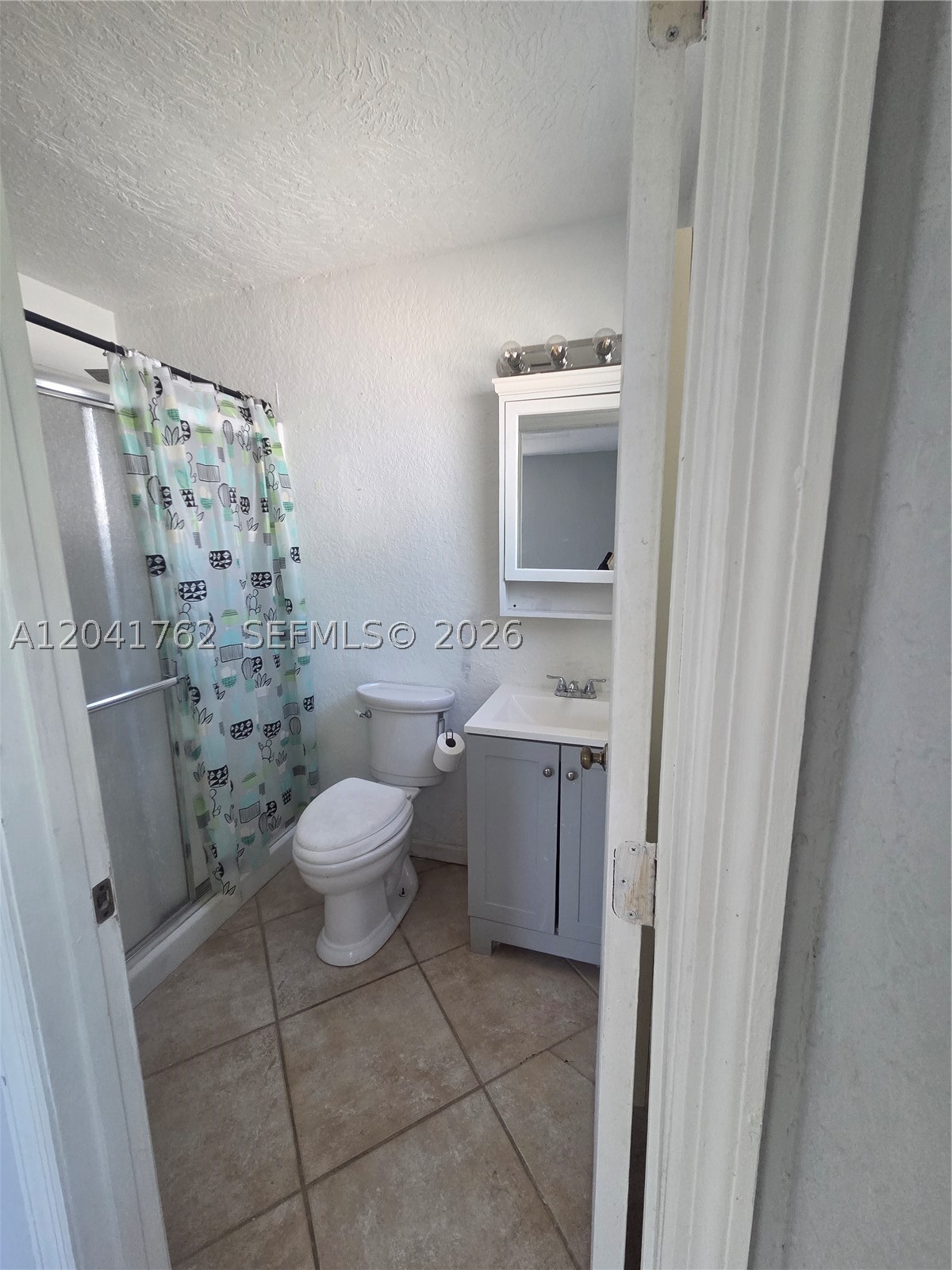 CORAL MANOR APARTMENT SIT - Residential Lease