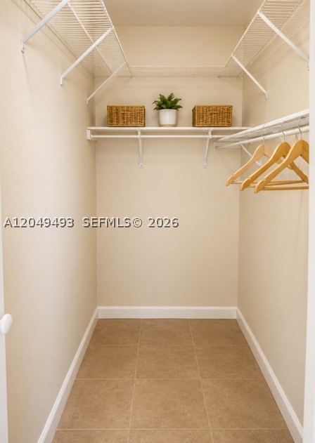 KENDALL COMMONS RESIDENTI - Residential Lease