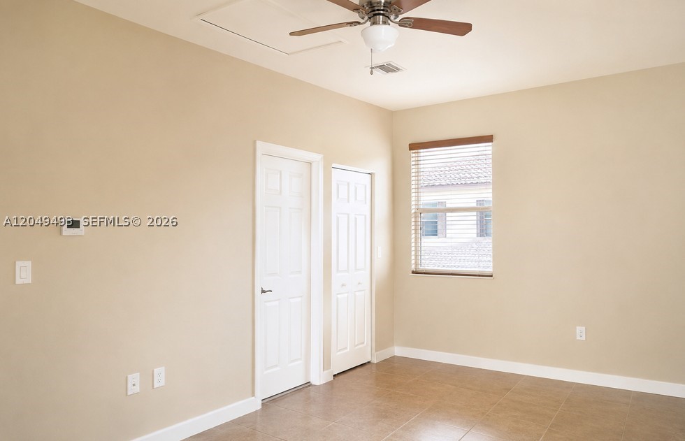 KENDALL COMMONS RESIDENTI - Residential Lease