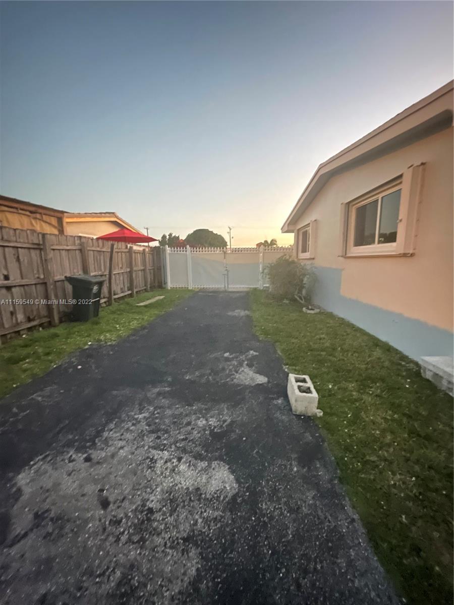 CORAL PARK ESTATES SEC 1 - Residential Lease