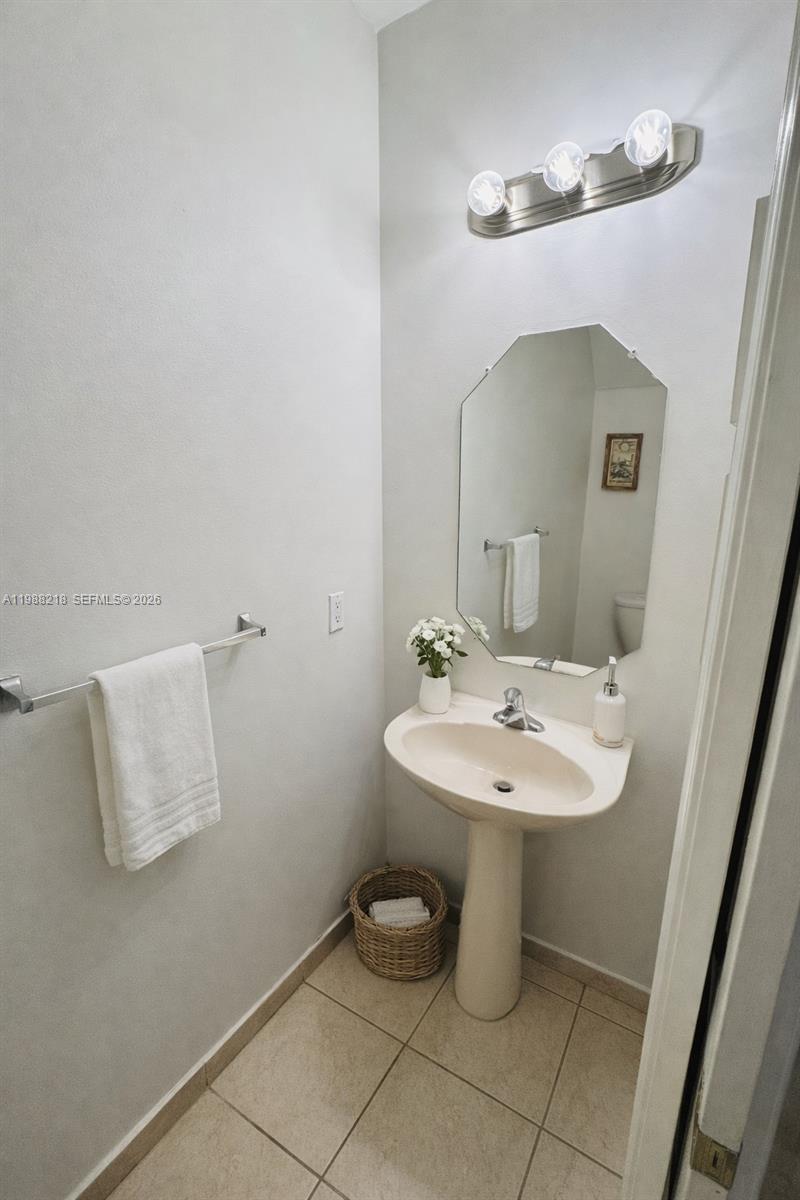 TUSCANY NO 4 CONDO - Residential