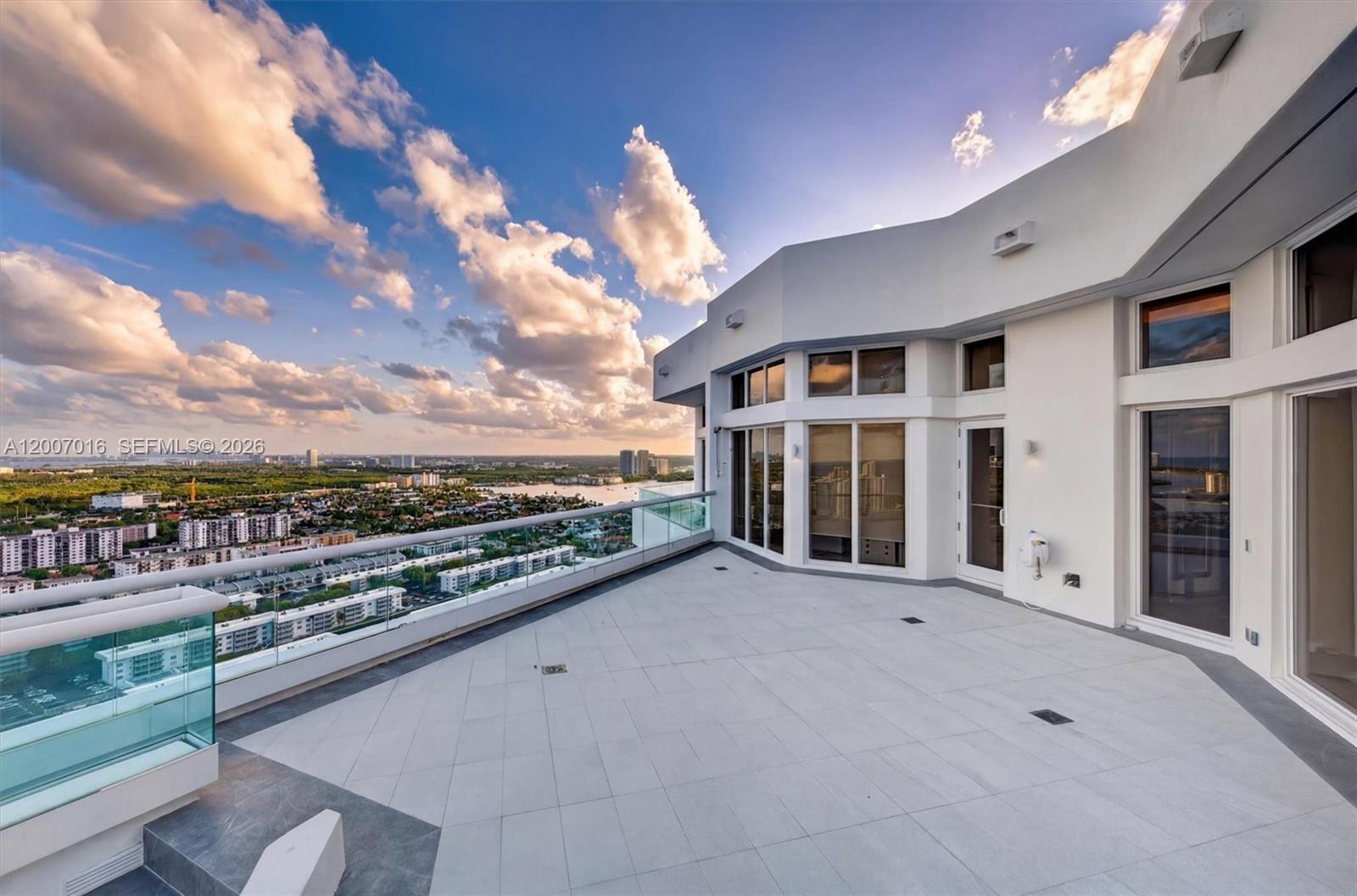 2600 ISL BLVD WILLIAMS - Residential