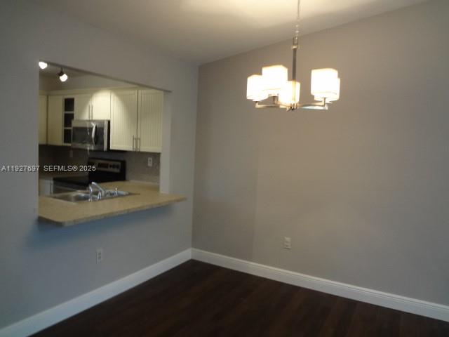 MONTEREY VILLAGE-TWO COND - Residential