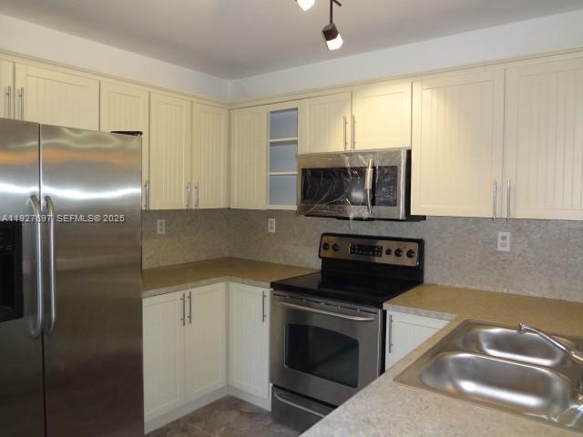 MONTEREY VILLAGE-TWO COND - Residential