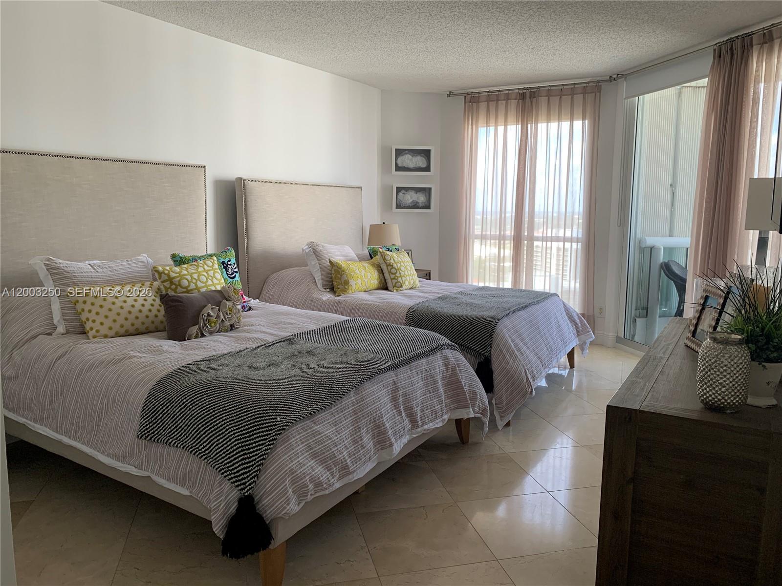 SOUTH TOWER AT THE POINT - Residential