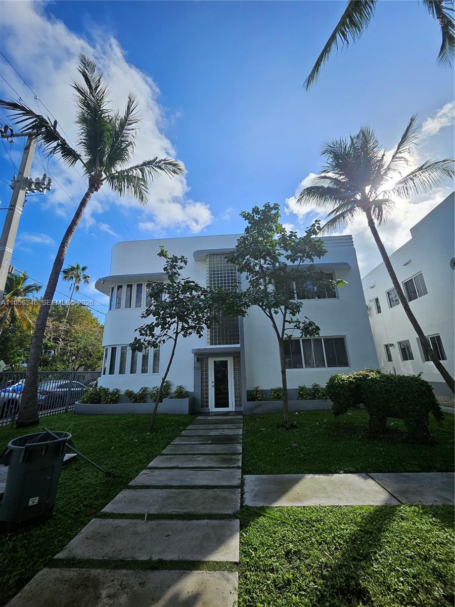 551/557 MICHIGAN CONDO - Residential