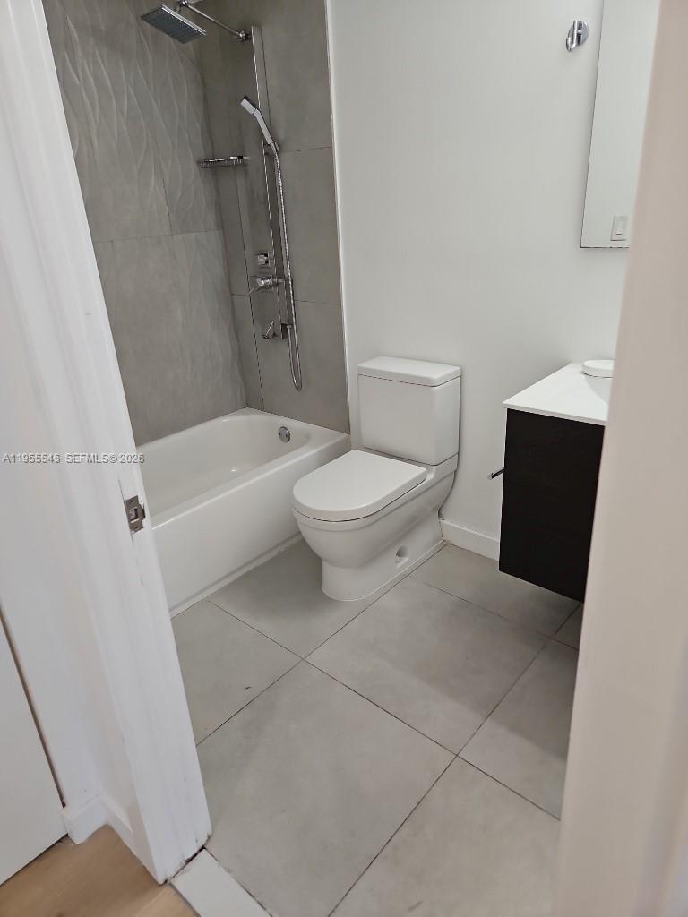 551/557 MICHIGAN CONDO - Residential