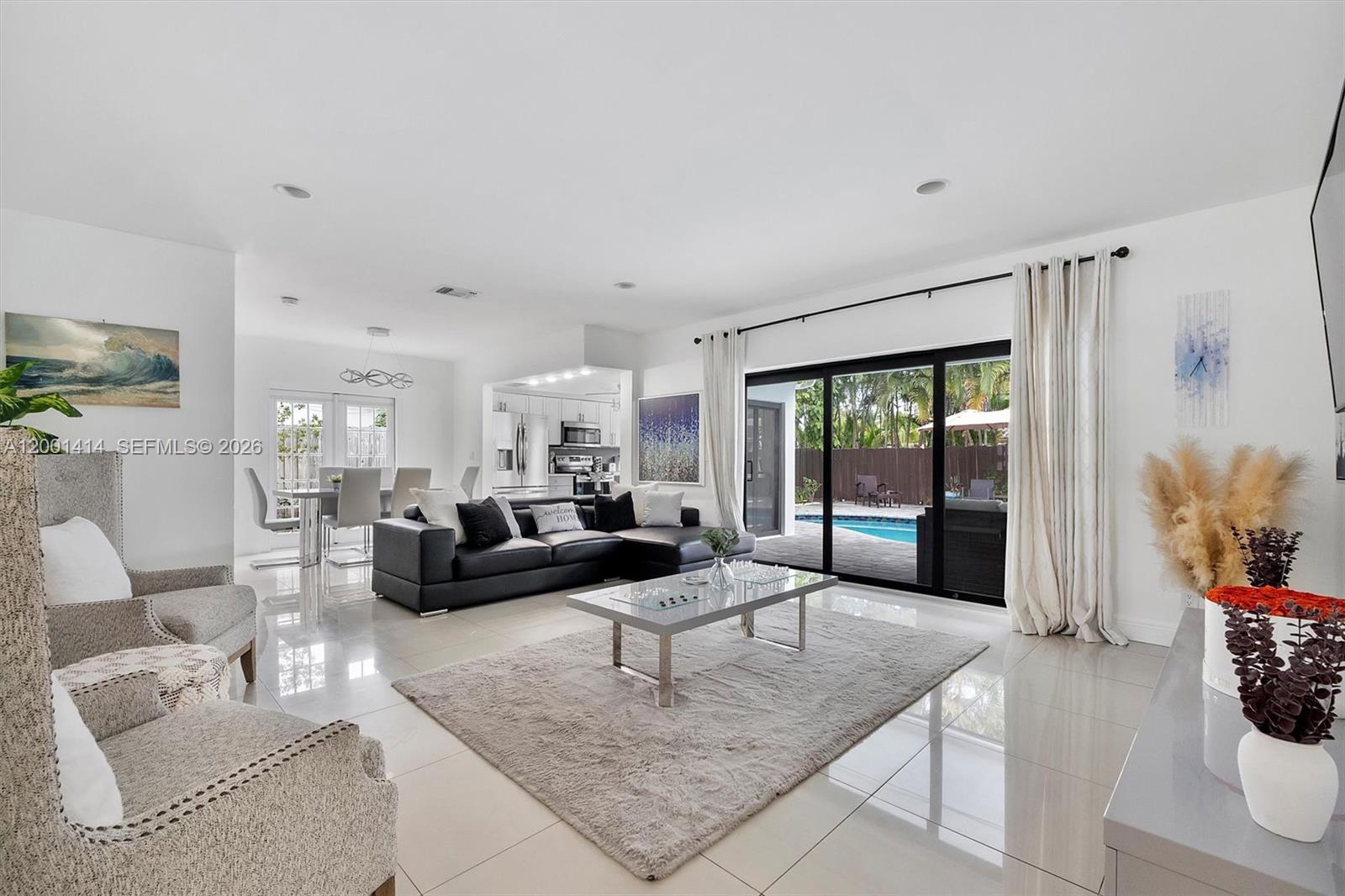 IMPERIAL POINT - Residential