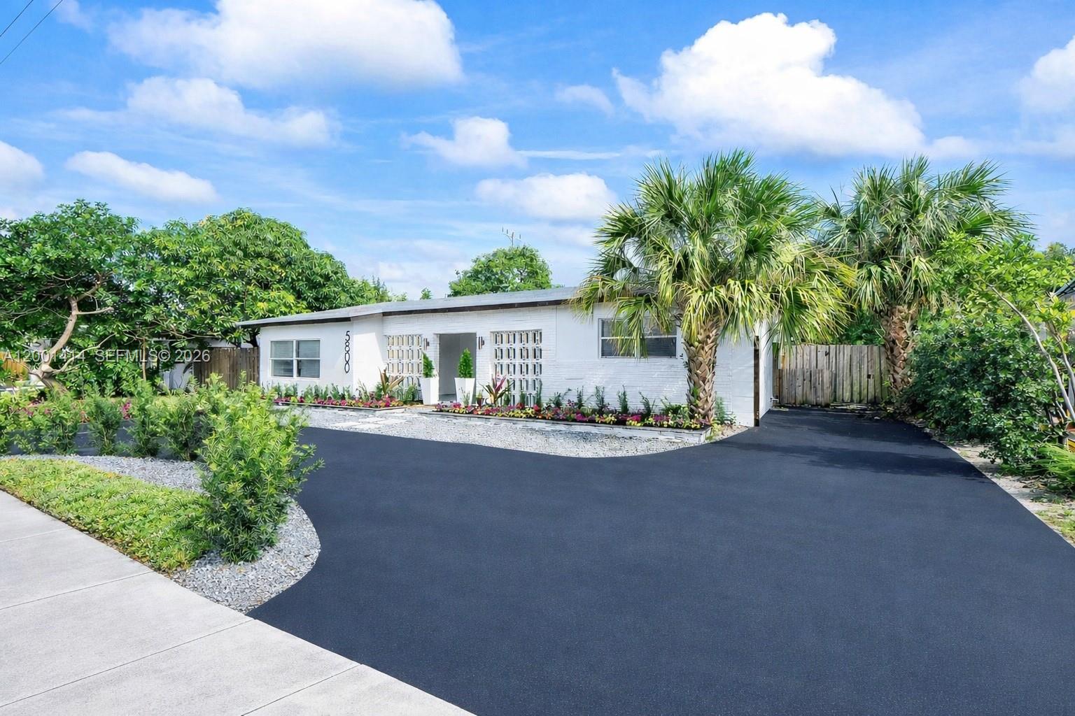 IMPERIAL POINT - Residential