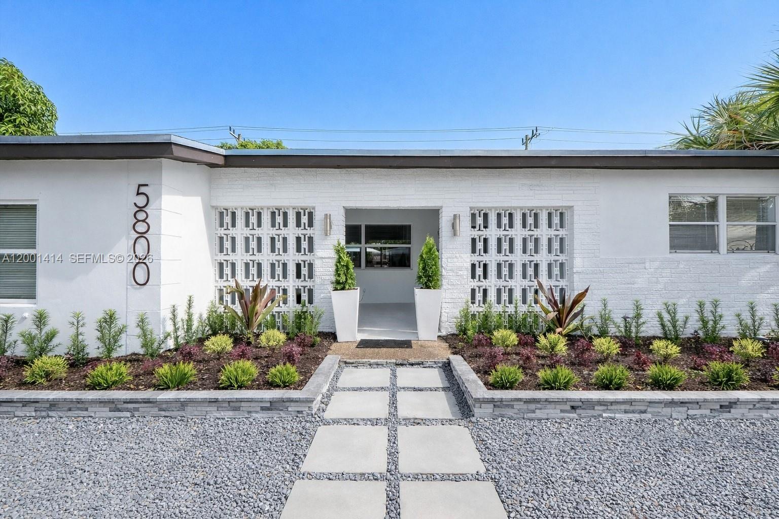 IMPERIAL POINT - Residential