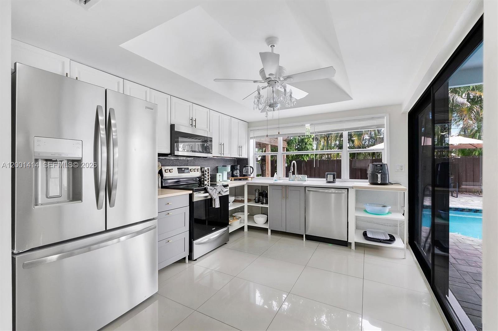 IMPERIAL POINT - Residential