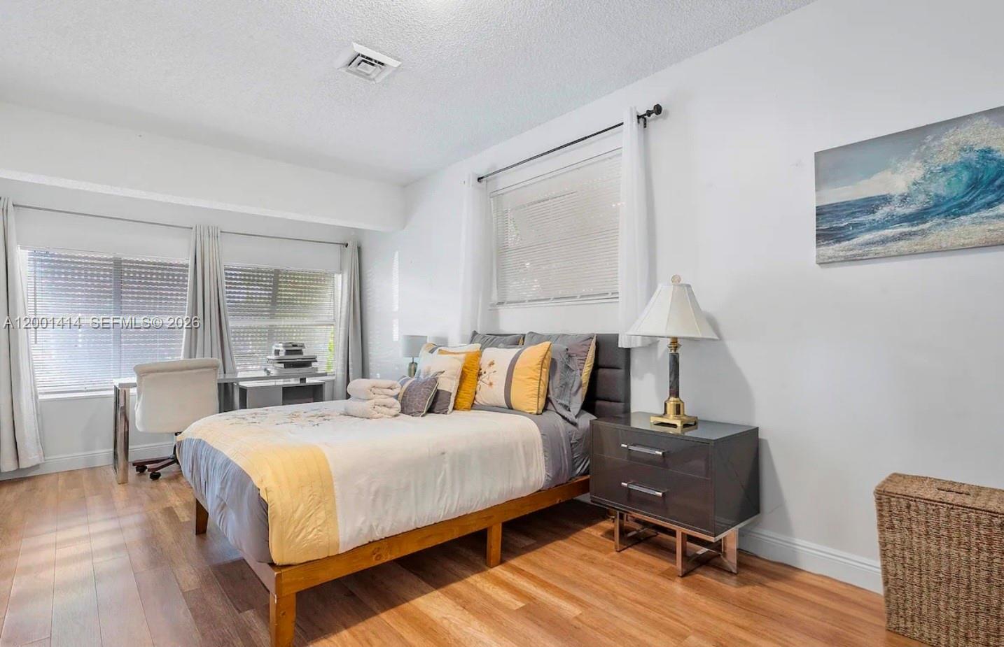 IMPERIAL POINT - Residential