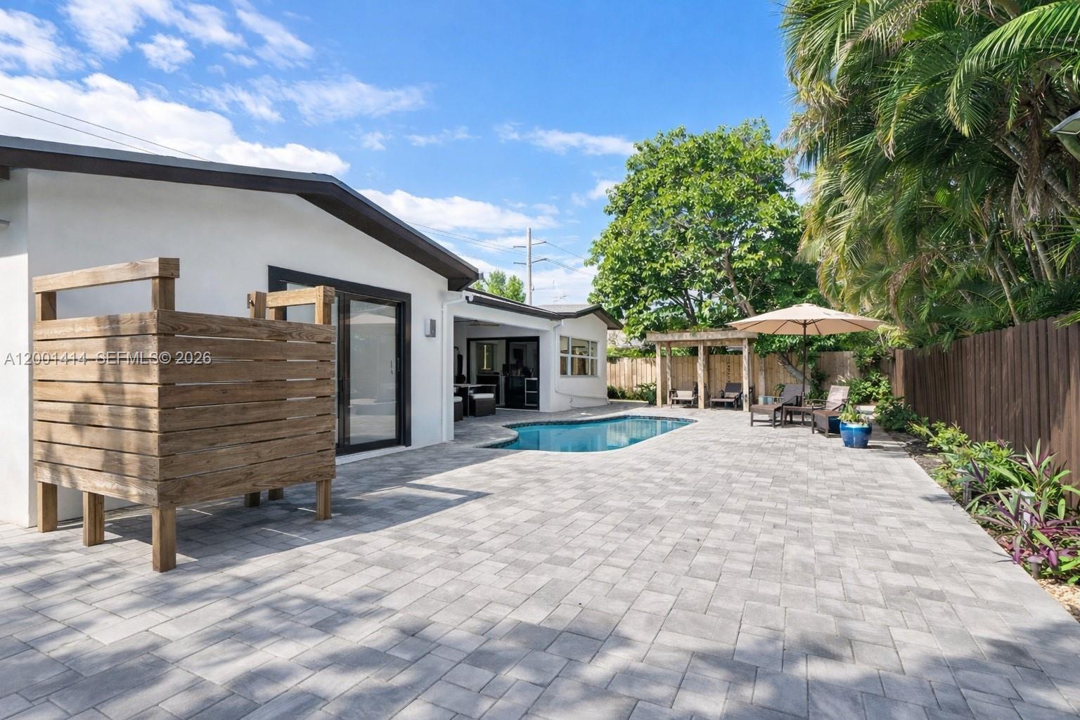 IMPERIAL POINT - Residential