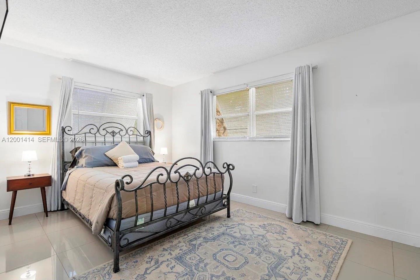 IMPERIAL POINT - Residential
