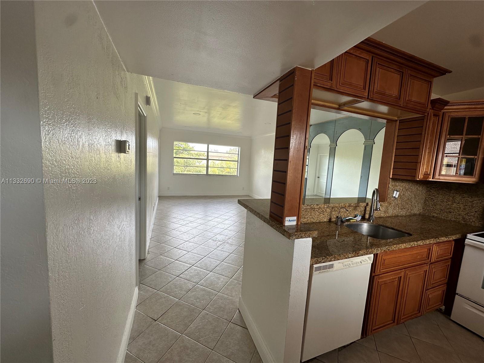 QUINSANA GARDENS CONDO - Residential