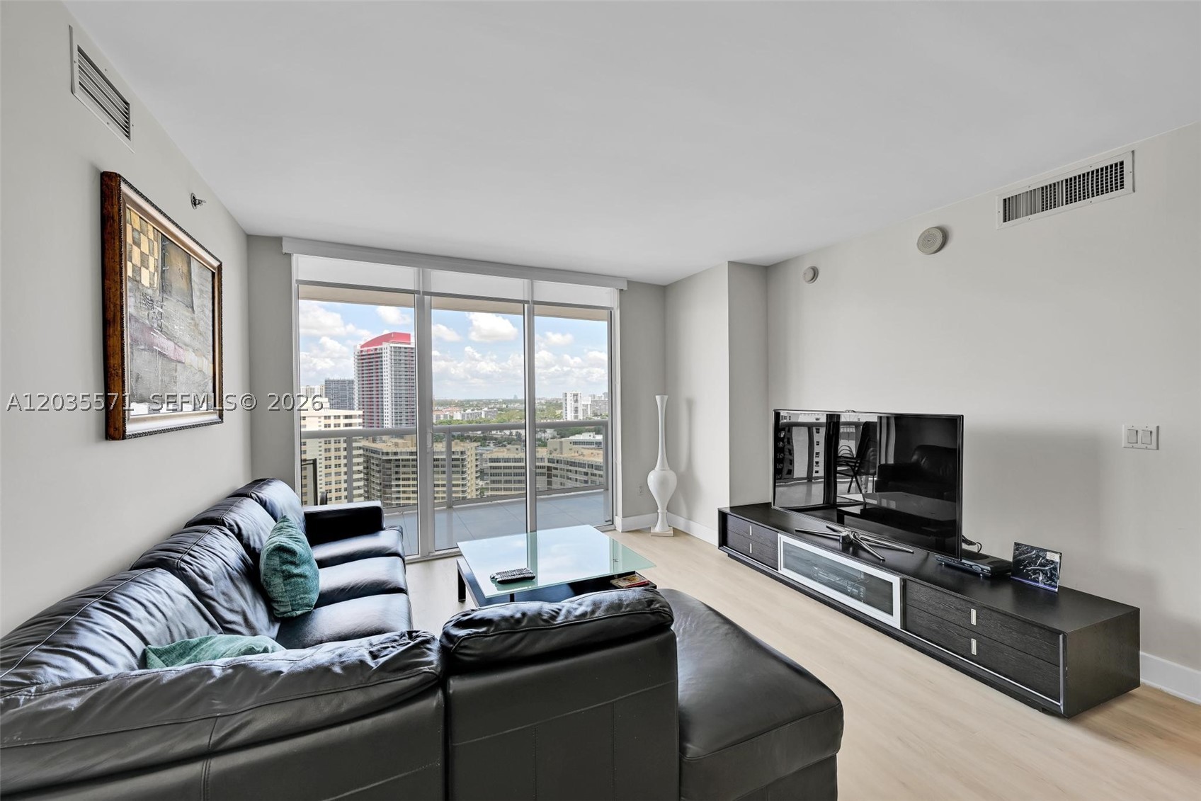 BEACH CLUB CONDO - Residential Lease