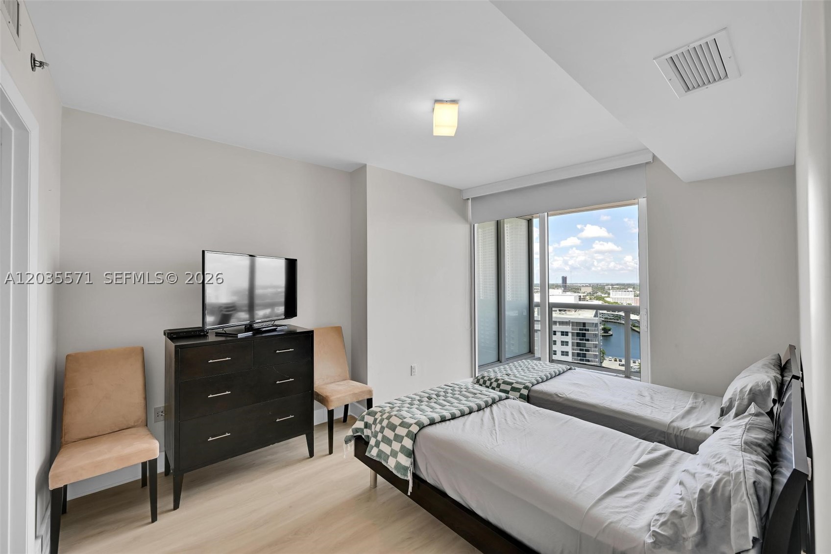 BEACH CLUB CONDO - Residential Lease