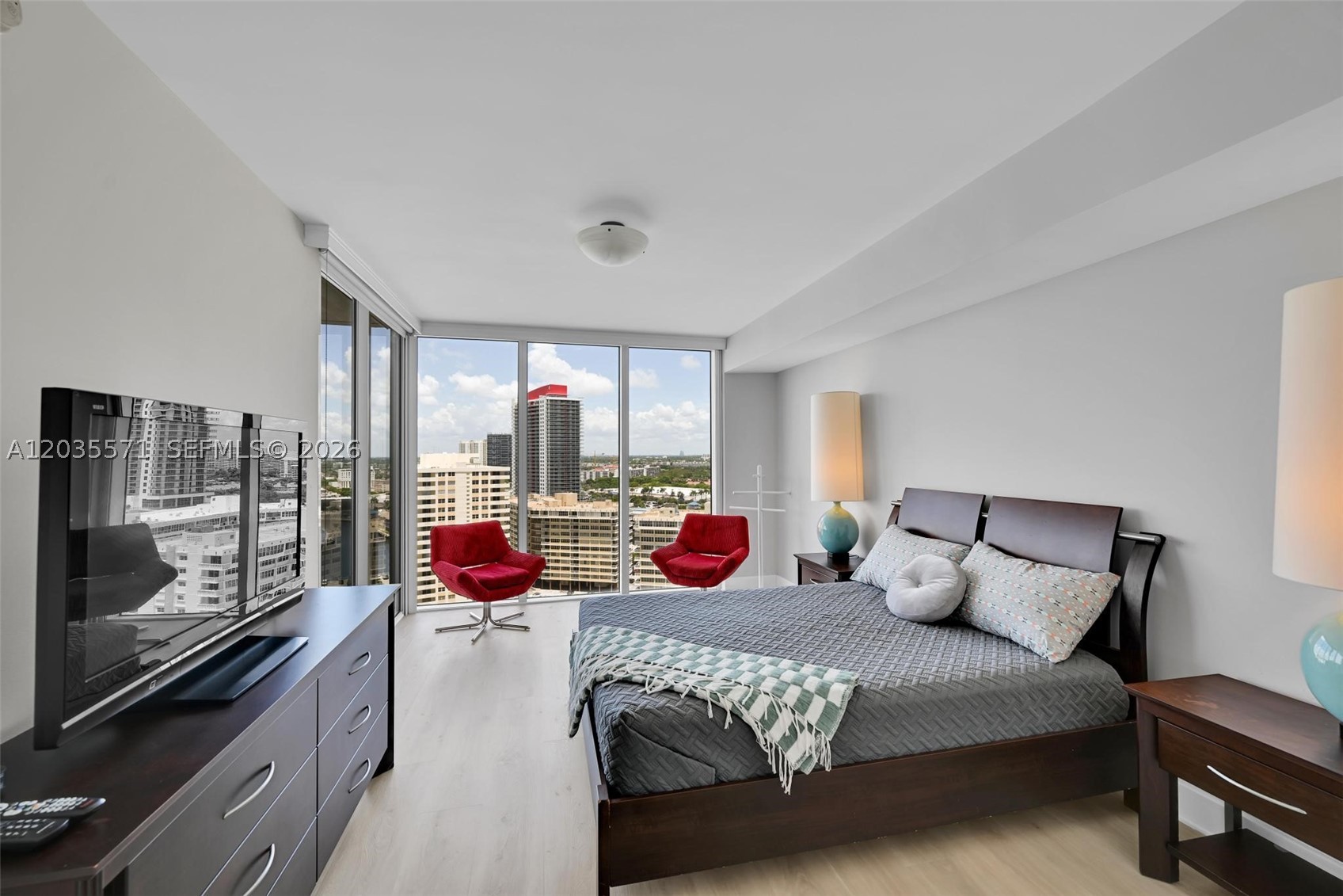 BEACH CLUB CONDO - Residential Lease